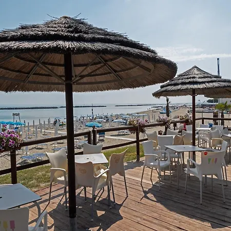 Apartamento Cosy In Lido Delle Nazioni With Pool Comacchio