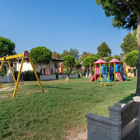 Cosy In Lido Delle Nazioni With Pool *