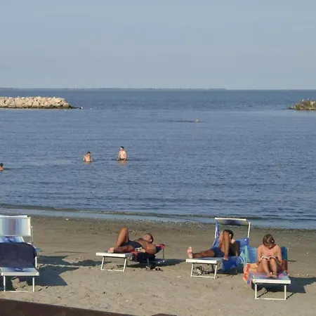 Apartamento Cosy In Lido Delle Nazioni With Pool