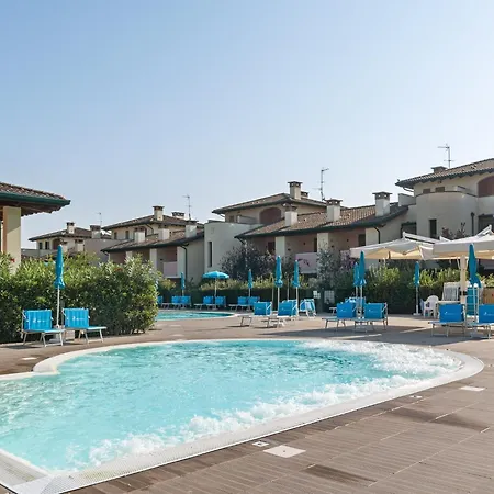 Cosy Apartment In Lido Delle Nazioni With Pool Apartment *