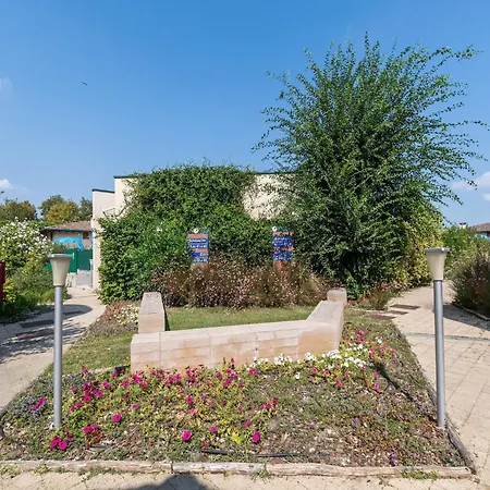 Cosy In Lido Delle Nazioni With Pool Comacchio
