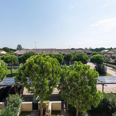 Cosy In Lido Delle Nazioni With Pool