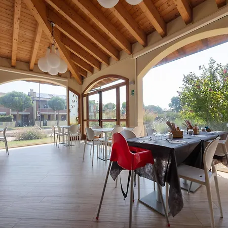 Cosy In Lido Delle Nazioni With Pool דירה קומאקיו
