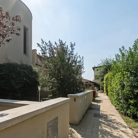 Apartment Cosy Apartment In Lido Delle Nazioni With Pool Comacchio